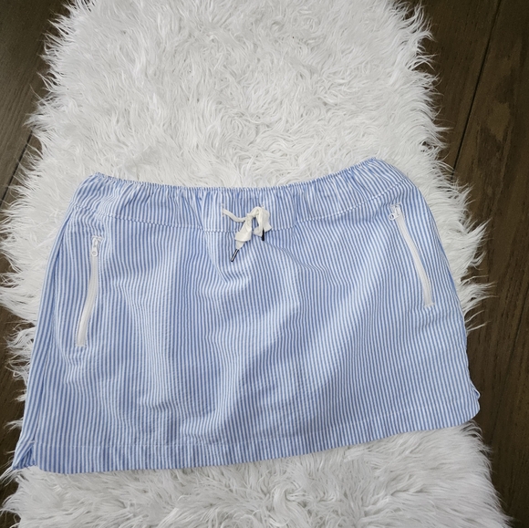 Magellan Outdoors Pants - Magellan Outdoors Light Blue and White Striped Skort